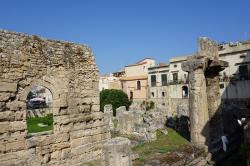 Italy /Sicily : Appolo Temple in Oldtown of Syracuse  -  09.20  -  Italy /Sicily 
